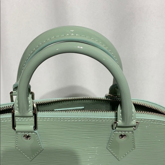 LV Epi Electric Alma PM Mint Bag - Picture 8 of 9